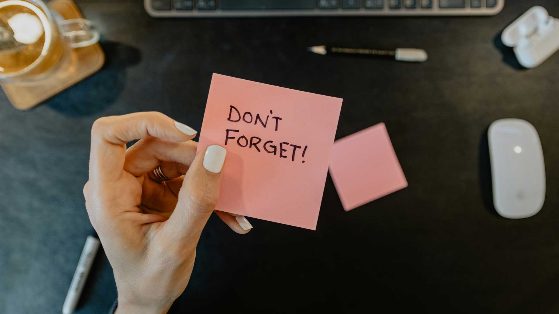 Photo of a post it note that says 'don't forget' for blog post “📚 What to Read Next — A Guide to Finding Stories That Actually Stay With You.’ Kelly Sikkema on Unsplash
